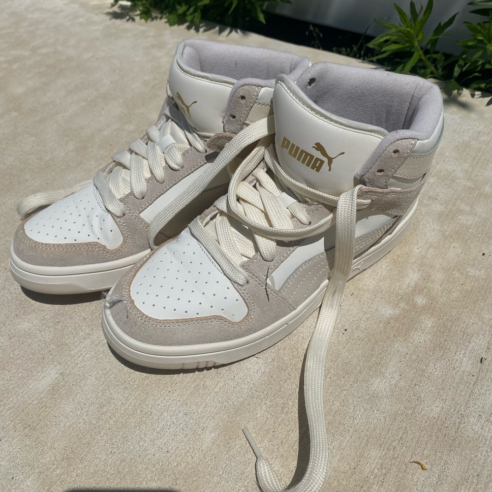 Beige/White Women's Rebound High Top Court Sneaker